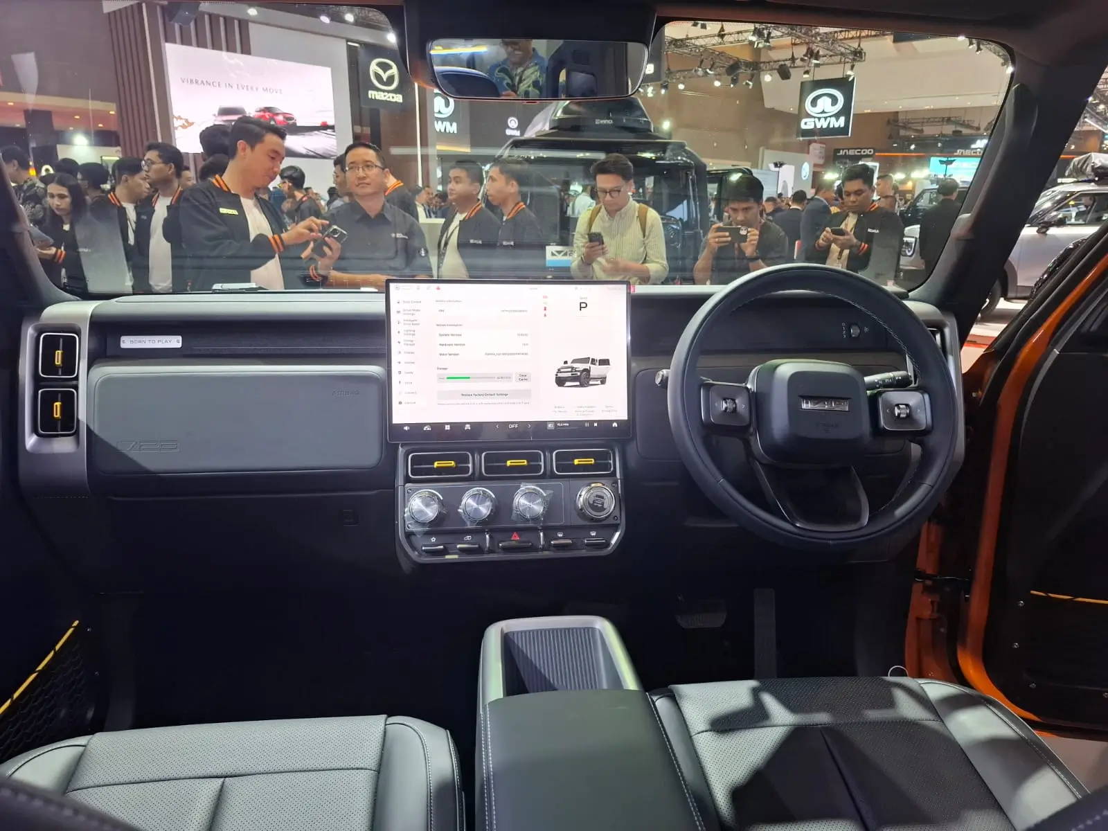 Resmi Debut di IIMS 2026  iCAR Perkenalkan SUV Listrik Bergaya Boxy V23 untuk Pasar Indonesia