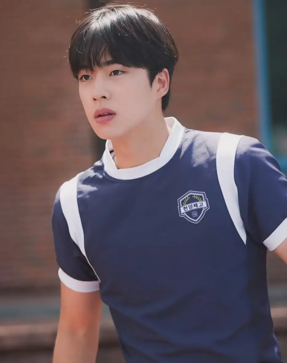 Popularitasnya Melonjak Lewat Drakor  Undercover Miss Hong   Intip Profil Aktor Muda Cho Han Gyeol