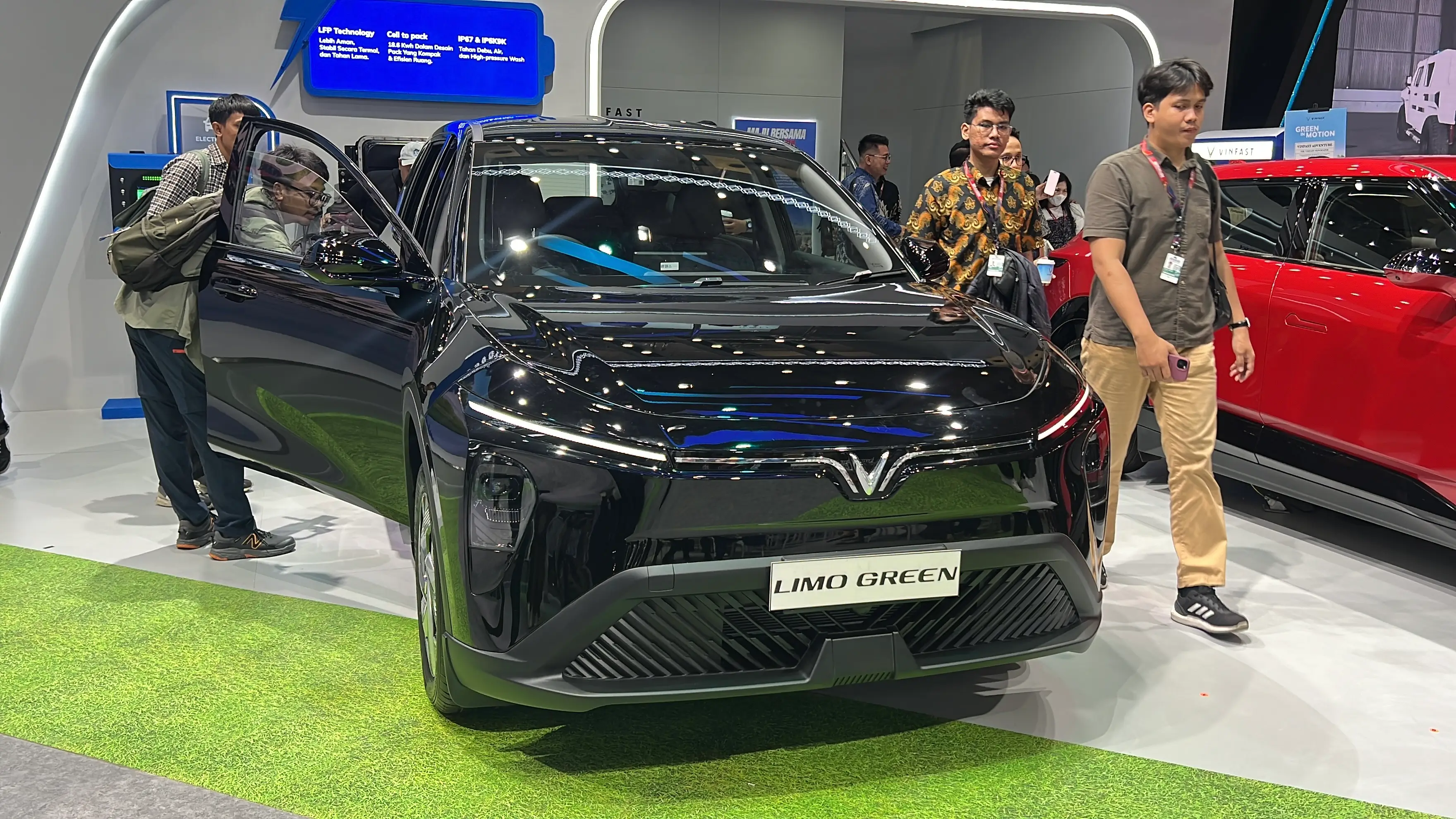 VinFast Limo Green di IIMS 2026. (Foto: ThePhrase.id/Rudi Priyana)