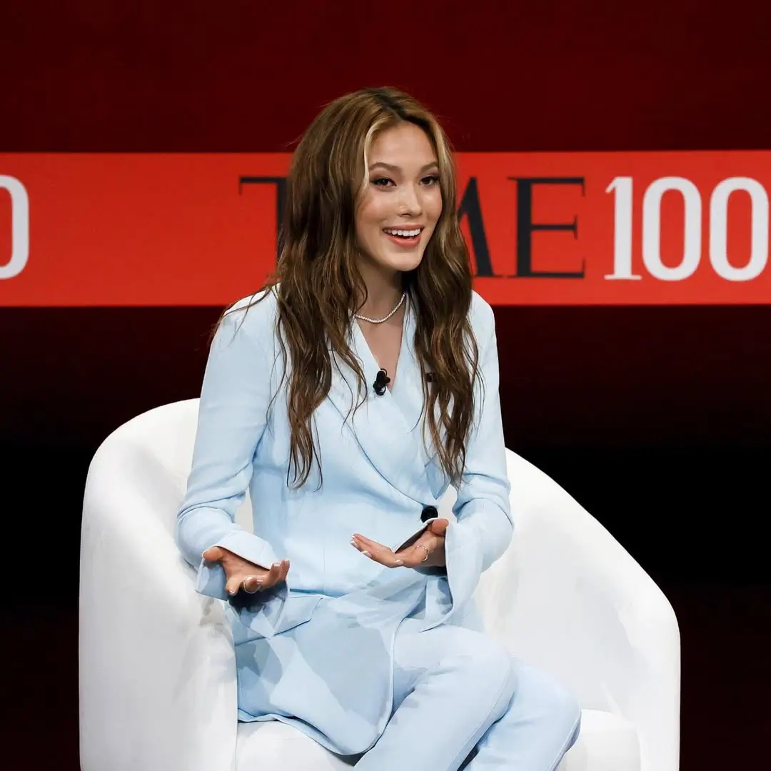 Berkenalan dengan Eileen Gu Peraih 6 Medali Olimpiade yang Kuliah di Stanford University dan Aktif di Dunia Fashion