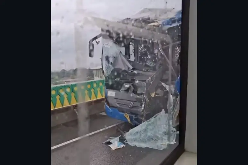 Bus Transjakarta Koridor 13 Kecelakaan, Penyebab Masih Diinvestigasi
