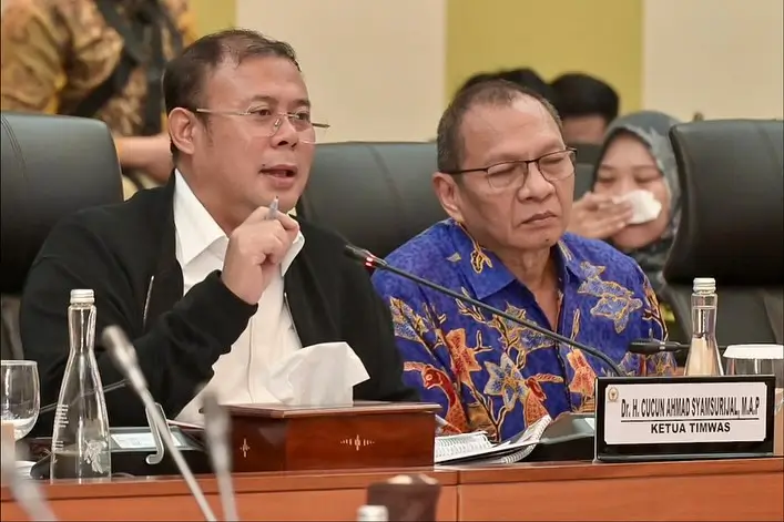 Wakil Ketua DPR RI, Cucun Ahmad Syamsurijal (kiri). (Foto: Instagram/wakilketuadprri_korkesra)