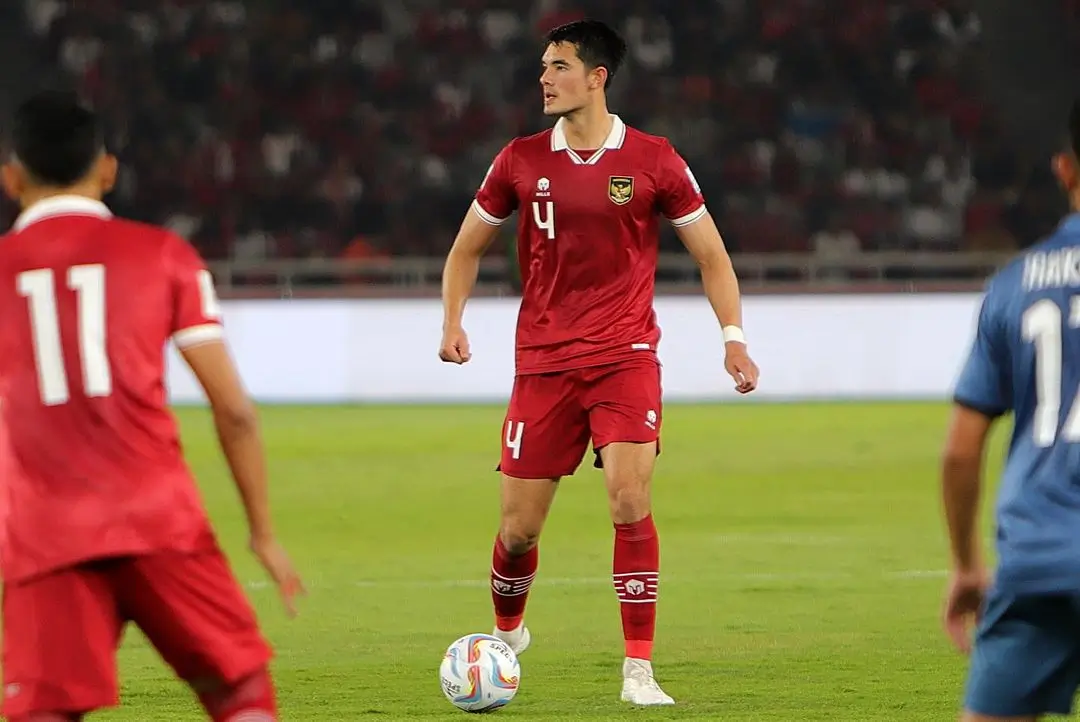 Elkan Baggott akan absen dalam dua partai Timnas Indonesia versus Timnas Vietnam di Kualifikasi Piala Dunia 2026. Foto Instagram Elkan Baggott.