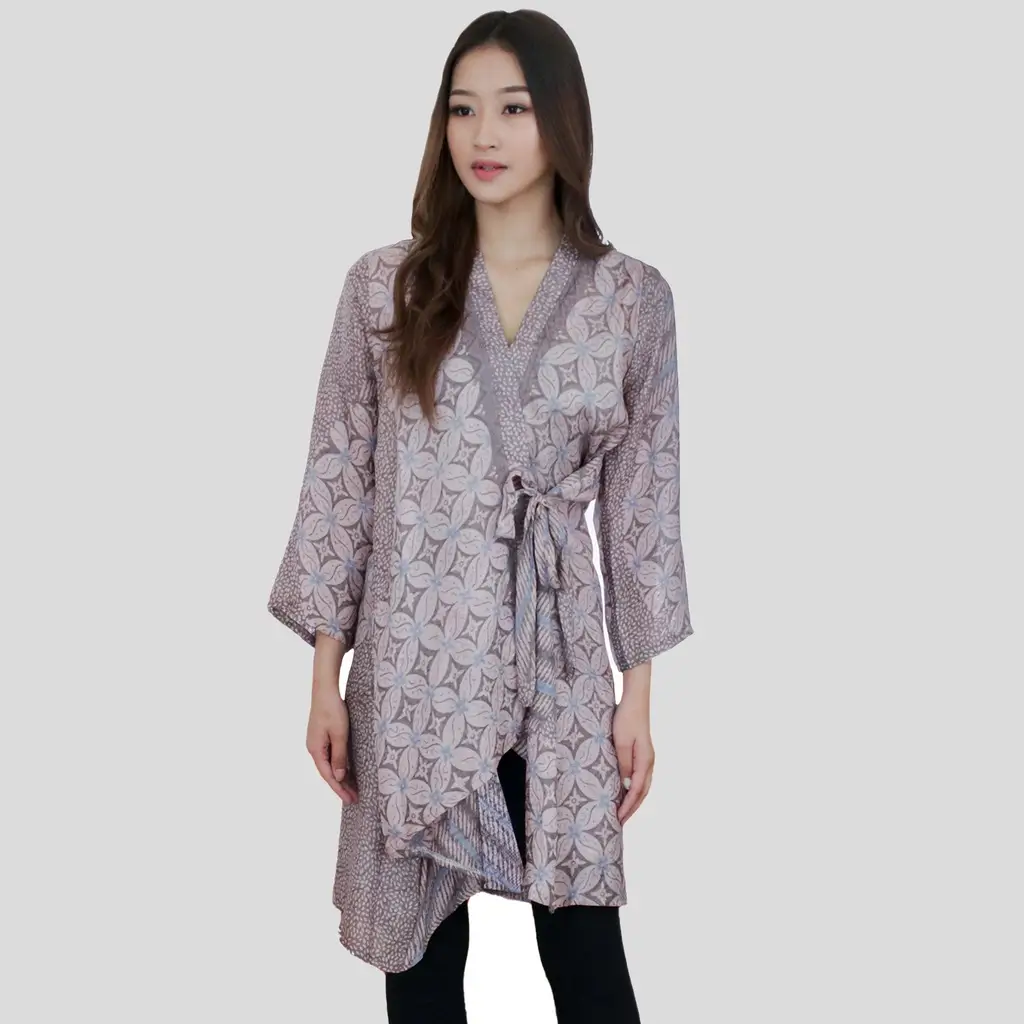 4 Inspirasi Busana Batik Modern dan Fashionable untuk Sehari hari