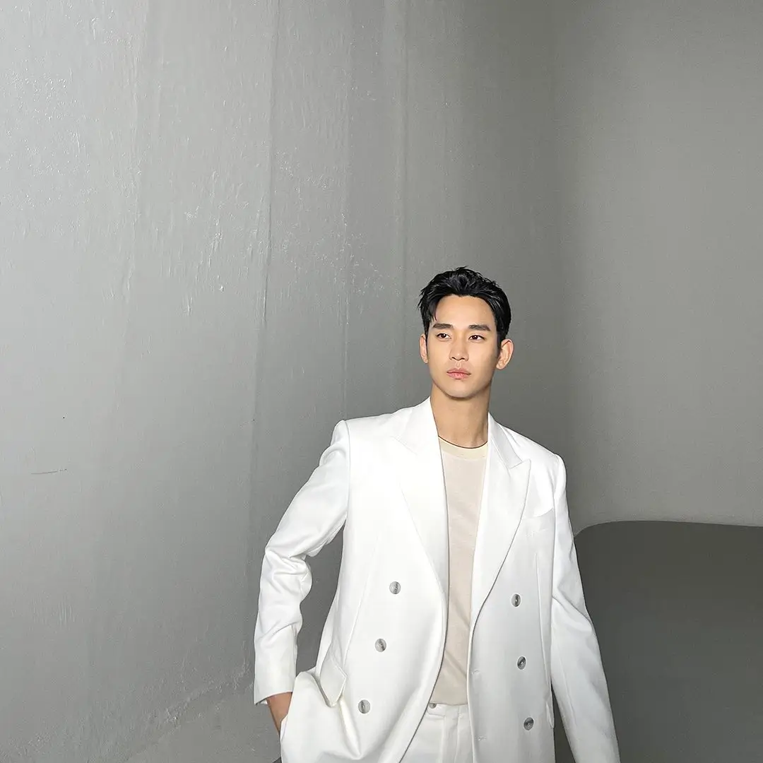 Kim Soo Hyun  Jadi Aktor agar Lebih Percaya Diri hingga Jadi Aktor Termahal