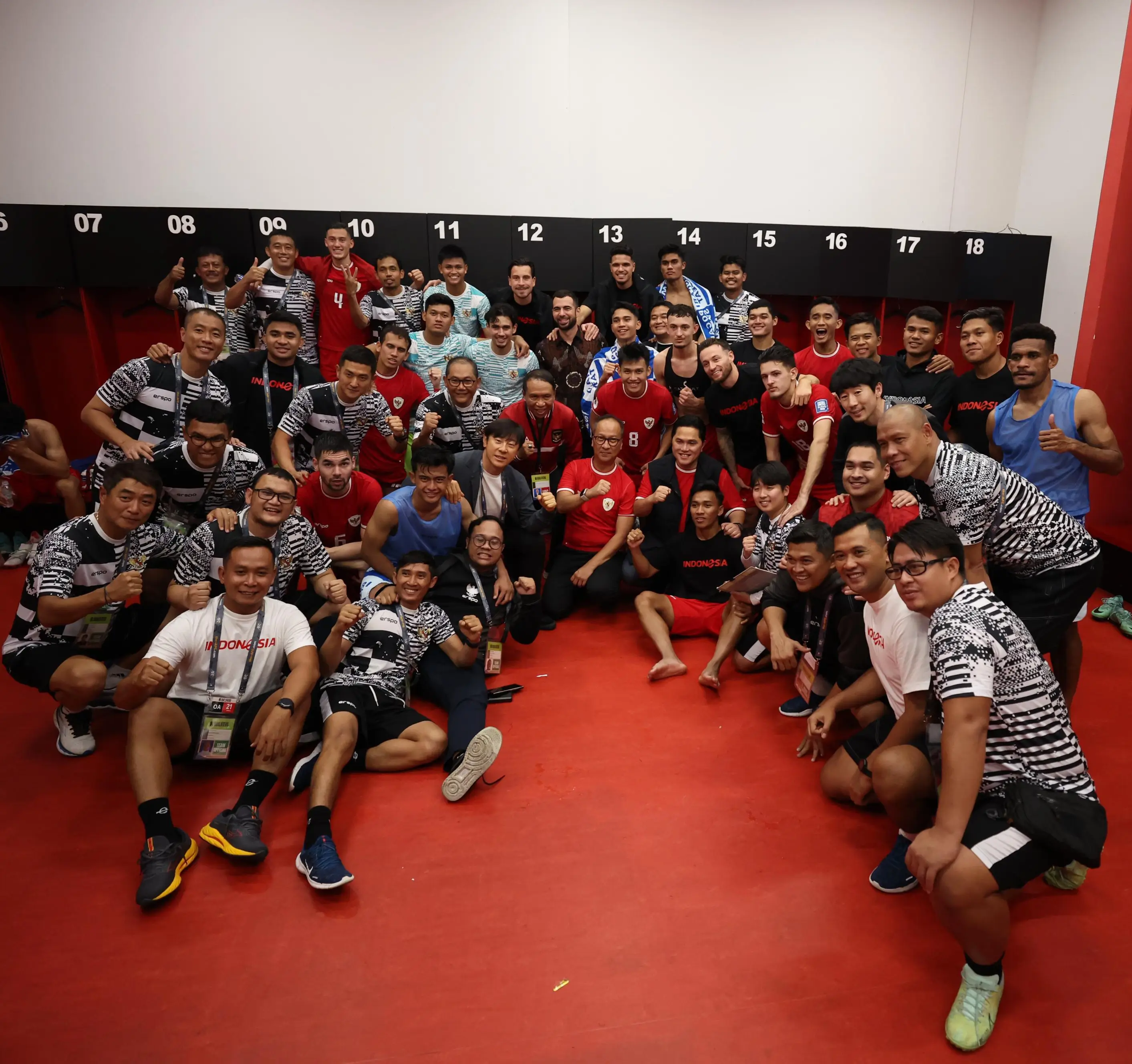 Jay Idzes  Jenderal Lini Belakang Timnas Indonesia yang Bermain Memukau Melawan Vietnam