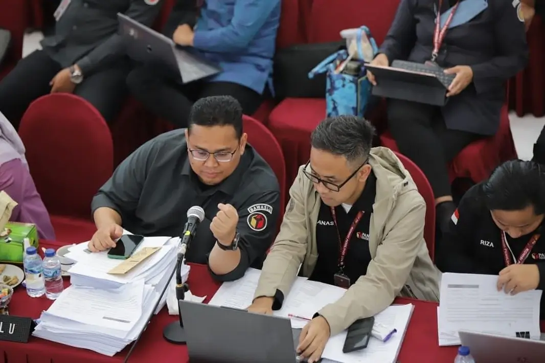 Ketua Bawaslu RI, Rahmat Bagja (kiri). (Foto: Instagram/bawasluri)
