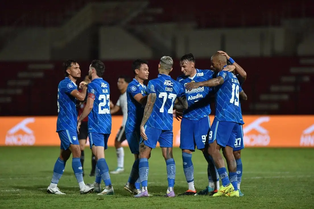 Komdis menghukum Persib bermain tanpa bobotoh. Foto: Istimewa