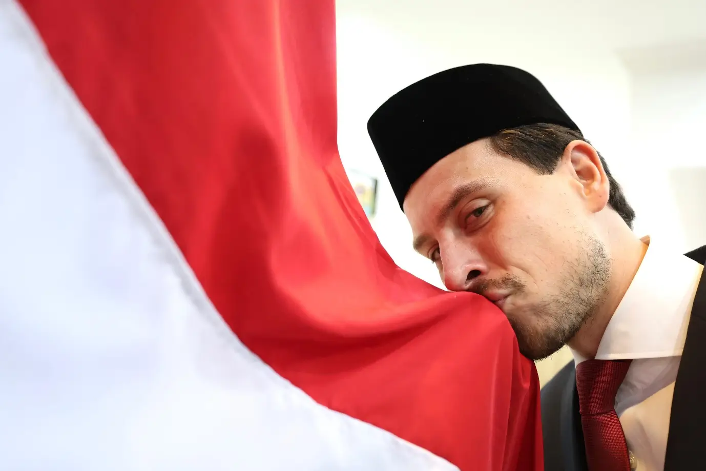 Resmi Disumpah sebagai WNI  Dari Mana Darah Indonesia Thom Haye Berasal  Ini Profilnya 
