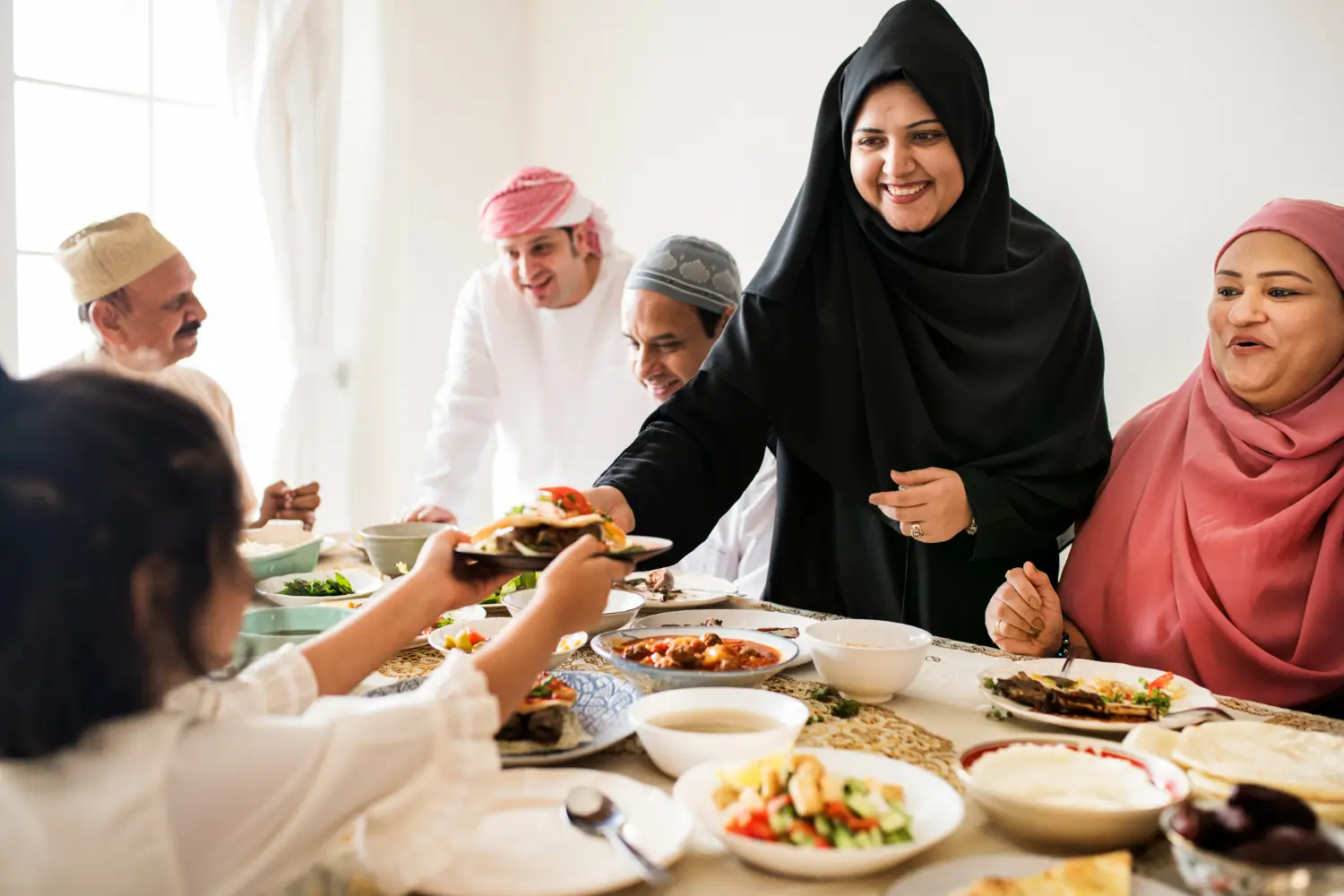 Foto: Ilustrasi Buka Puasa (freepik.com photo by rawpixel.com)