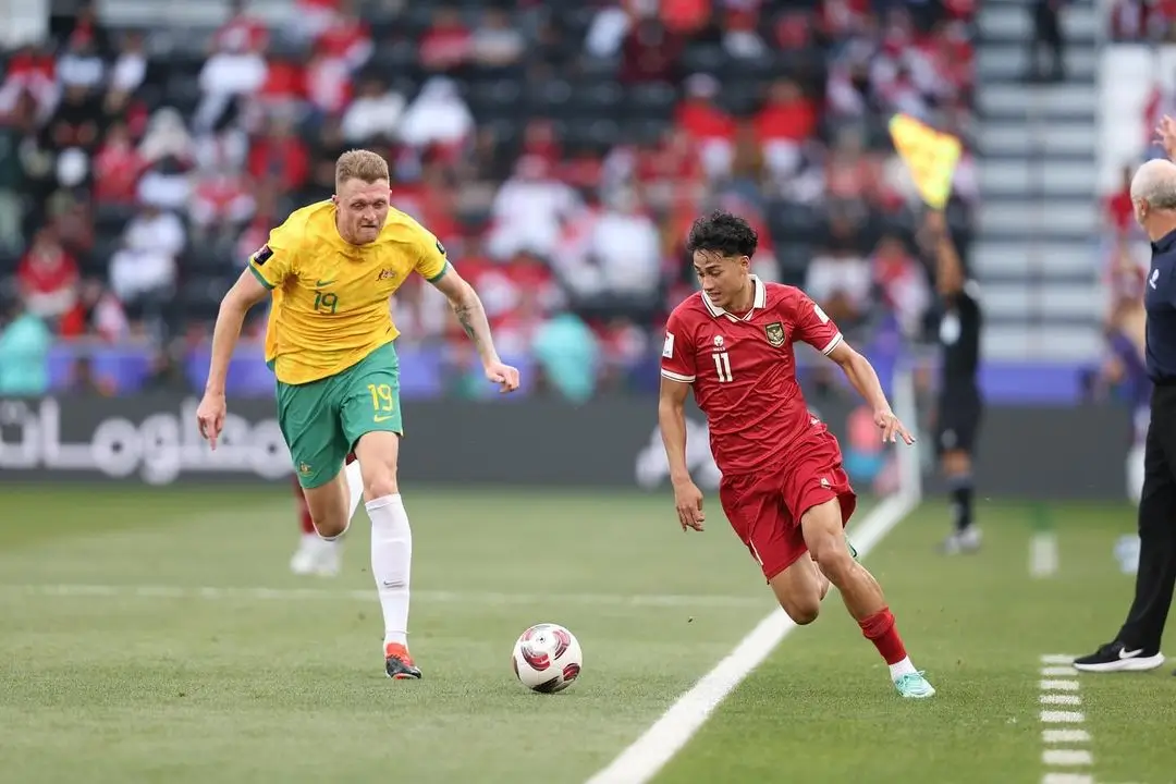 Penyerang Timnas Indonesia, Rafael Struick (kanan) diterbangkan secara darurat ke Vietnam karena kondisinya sudah membaik. Foto: Instagram Rafael Struick.