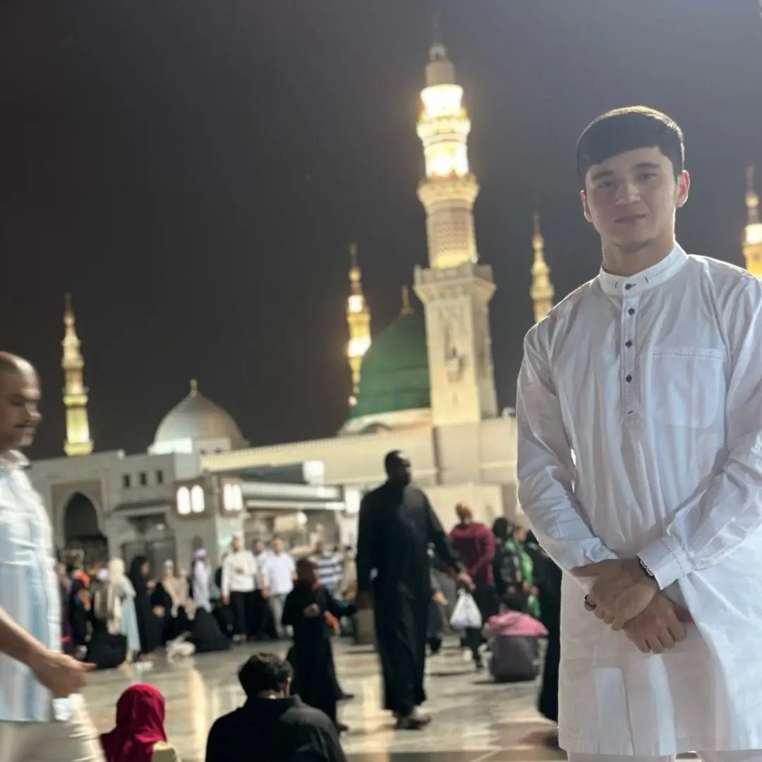 9 Bintang Sepak Bola yang Melakukan Ibadah Ramadan 2025