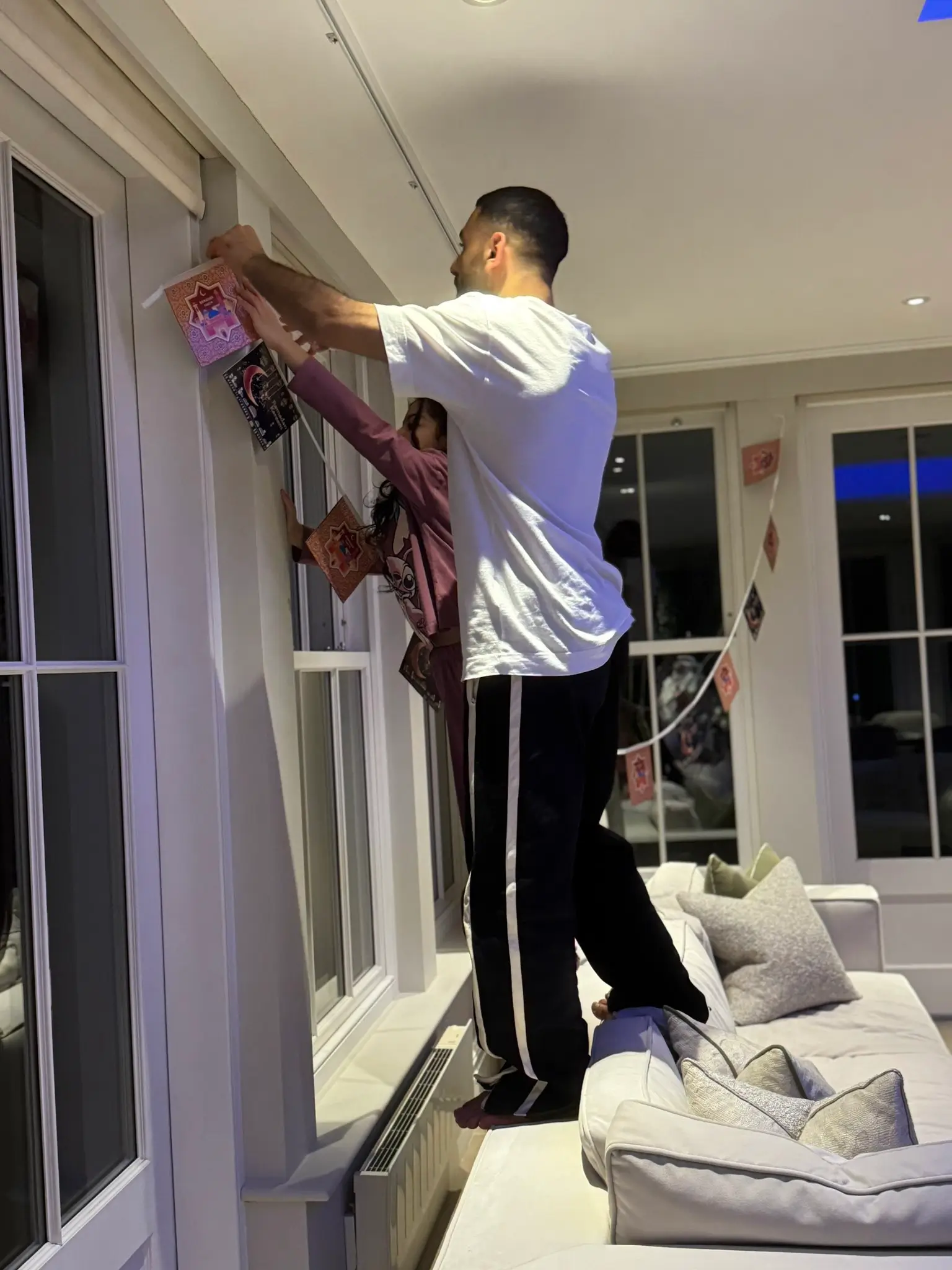 Winger Liverpool, Mohamed Salah mendekorasikan rumahnya dengan suasana Ramadan. (Foto: Istimewa)