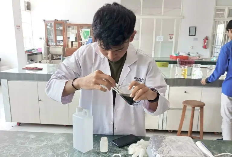Muhammad Fakhrudin Zukhri  Mawapres Diploma ITS yang Konsisten Kembangkan Energi Hijau
