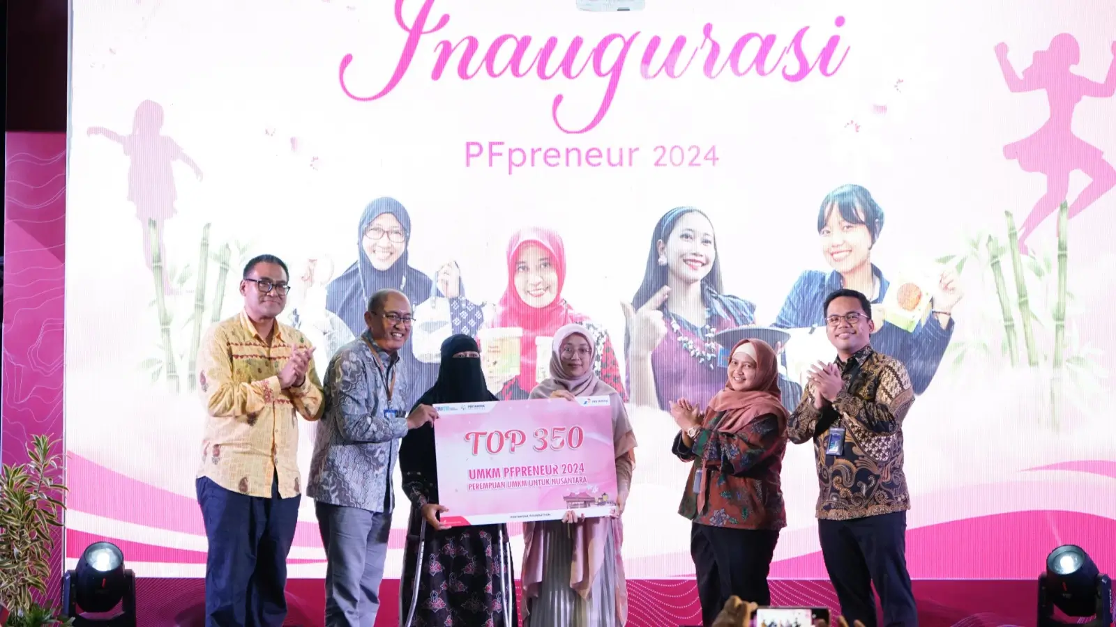 Pertamina mengukuhkan 350 Usaha Mikro, Kecil dan Menengah (UMKM) perempuan (womenpreneur) dalam program PFpreneur, Jumat (28/02). (Foto: Dok. Pertamina)