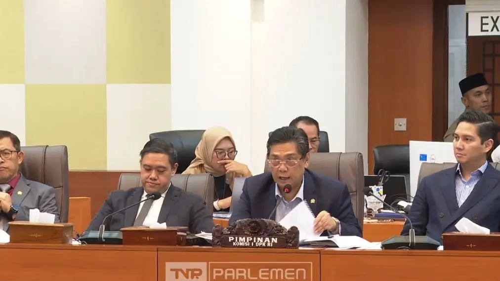Komisi I DPR RI setujui pembahasan RUU TNI pada Selasa (18/03/25) dan akan dibawa ke dalam agenda Rapat Paripurna DPR untuk disahkan. (Foto: Tangkapan layar/TVR Perlemen)