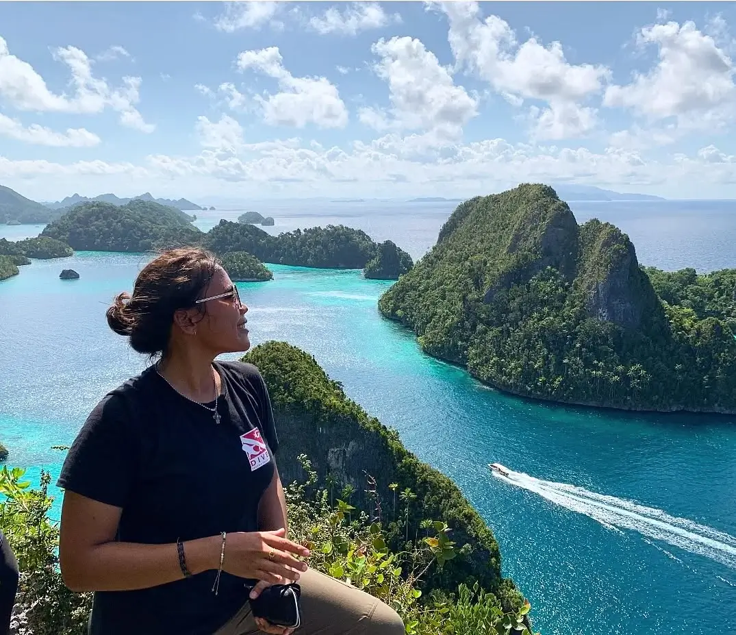 Jejak Langkah Julia Rosemary Tapilatu Menjaga Laut Papua Lewat Organisasi Our ConservaSea