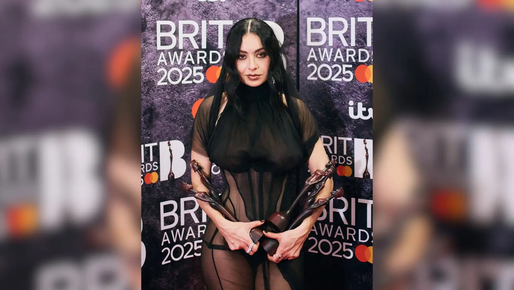 Foto: Charli XCX Memenangkan Empat Penghargaan di BRIT Awards 2025 (instagram.com/brits)