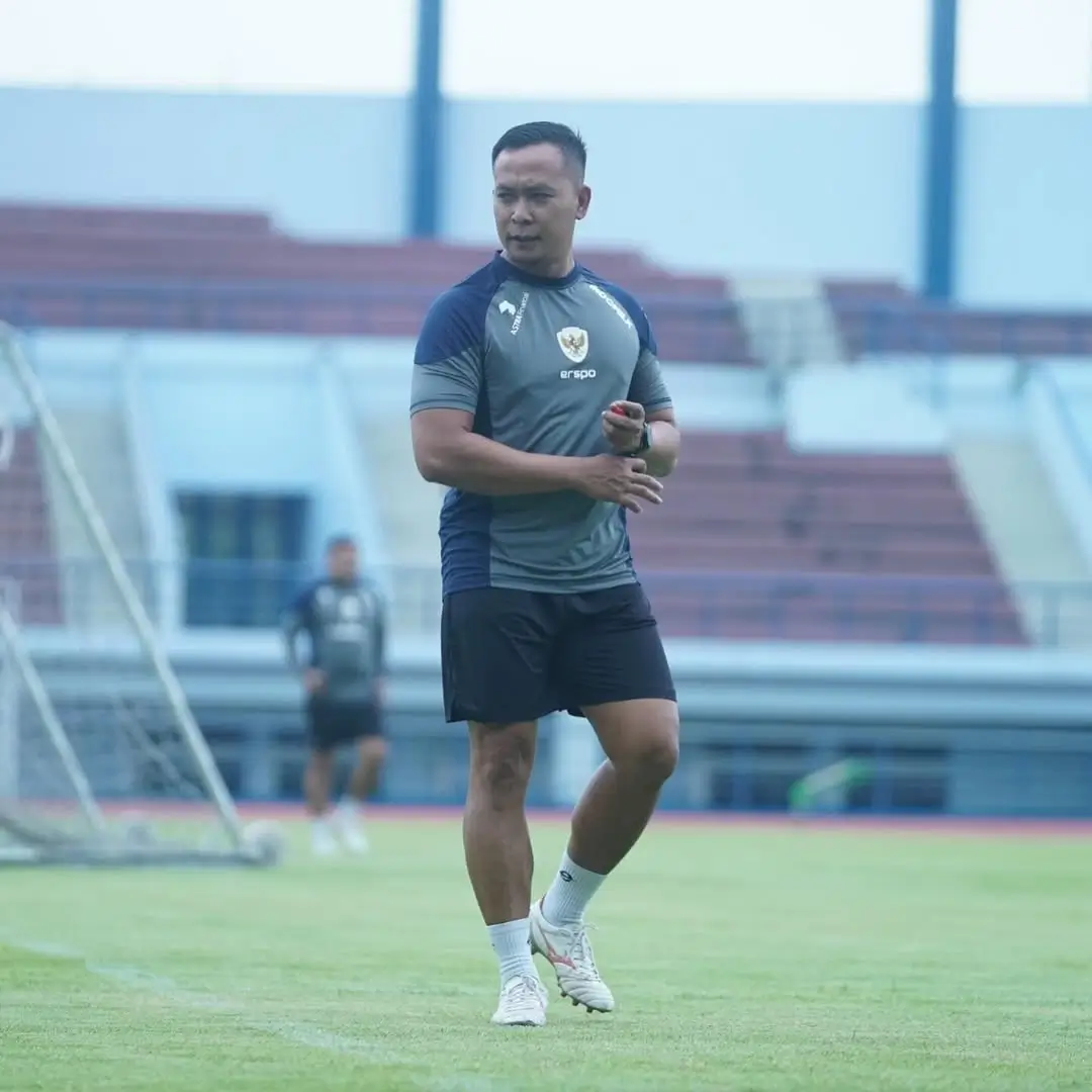 Daftar Lengkap Tim Kepelatihan Timnas Indonesia  Diisi 14 Orang  Lokal Cuma 1