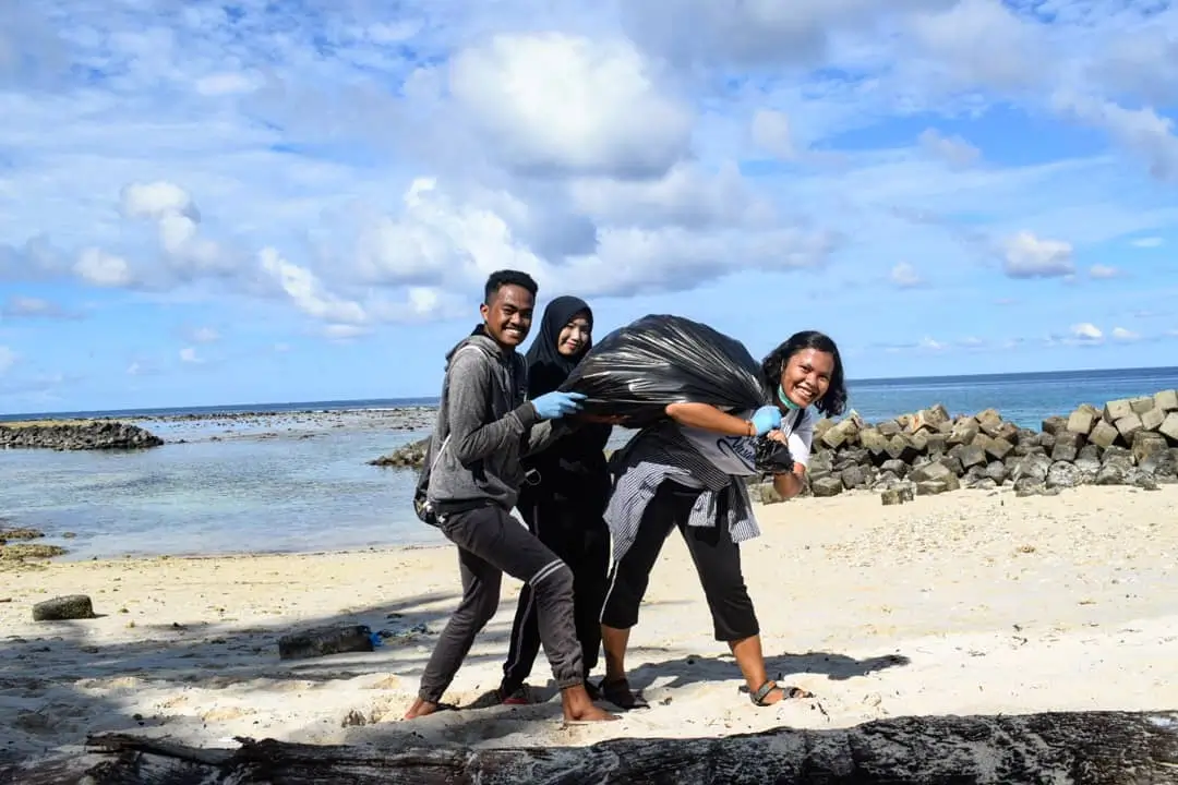 Jejak Langkah Julia Rosemary Tapilatu Menjaga Laut Papua Lewat Organisasi Our ConservaSea