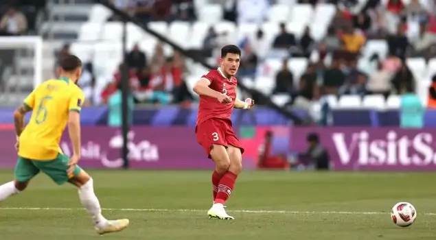 Terakhir kali Elkan Baggott mengenakan seragam Tim Merah Putih adalah saat Timnas Indonesia tersingkir dari babak 16 besar Piala Asia 2023 oleh Australia pada Januari 2024. (Foto: Instagram Elkan Baggott)