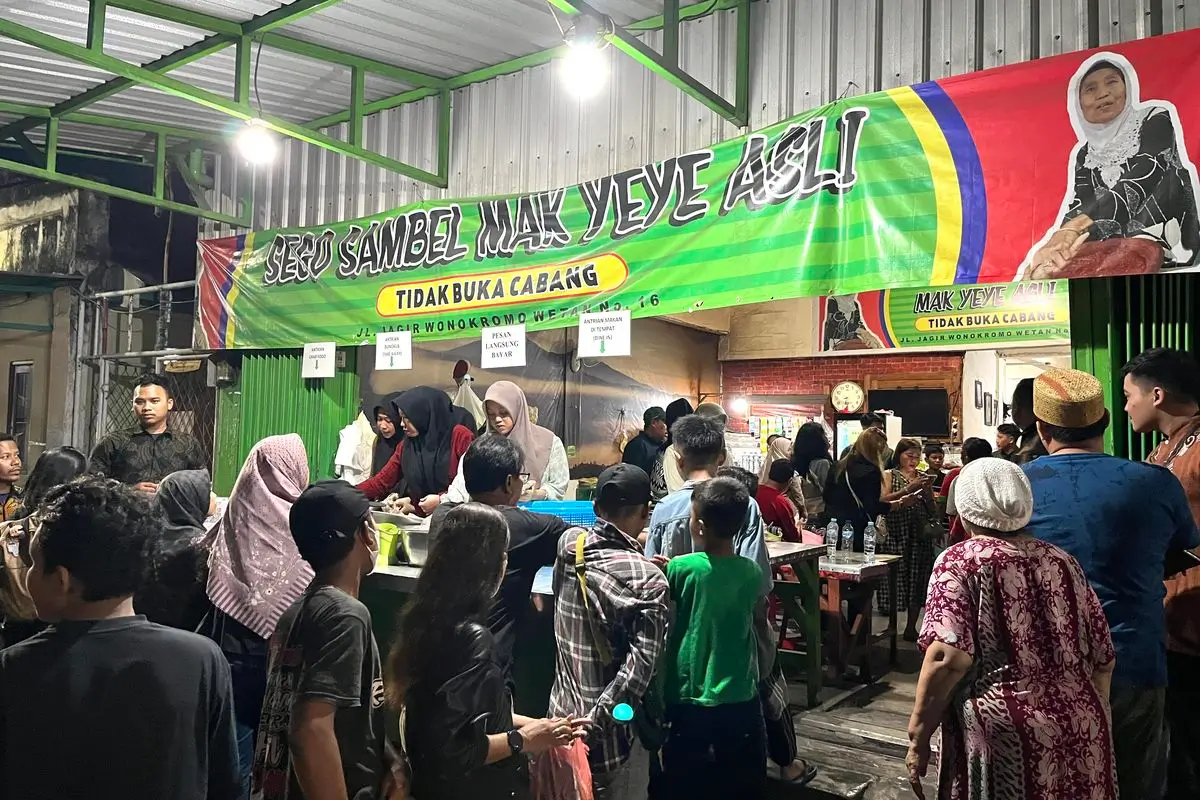 Wajib Masuk List  6 Kuliner Legendaris Surabaya yang Selalu Ramai Pembeli
