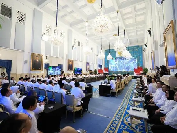 Dampak Konflik Global  Prabowo Rencanakan Penghematan BBM hingga Pangkas Gaji Menteri dan DPR