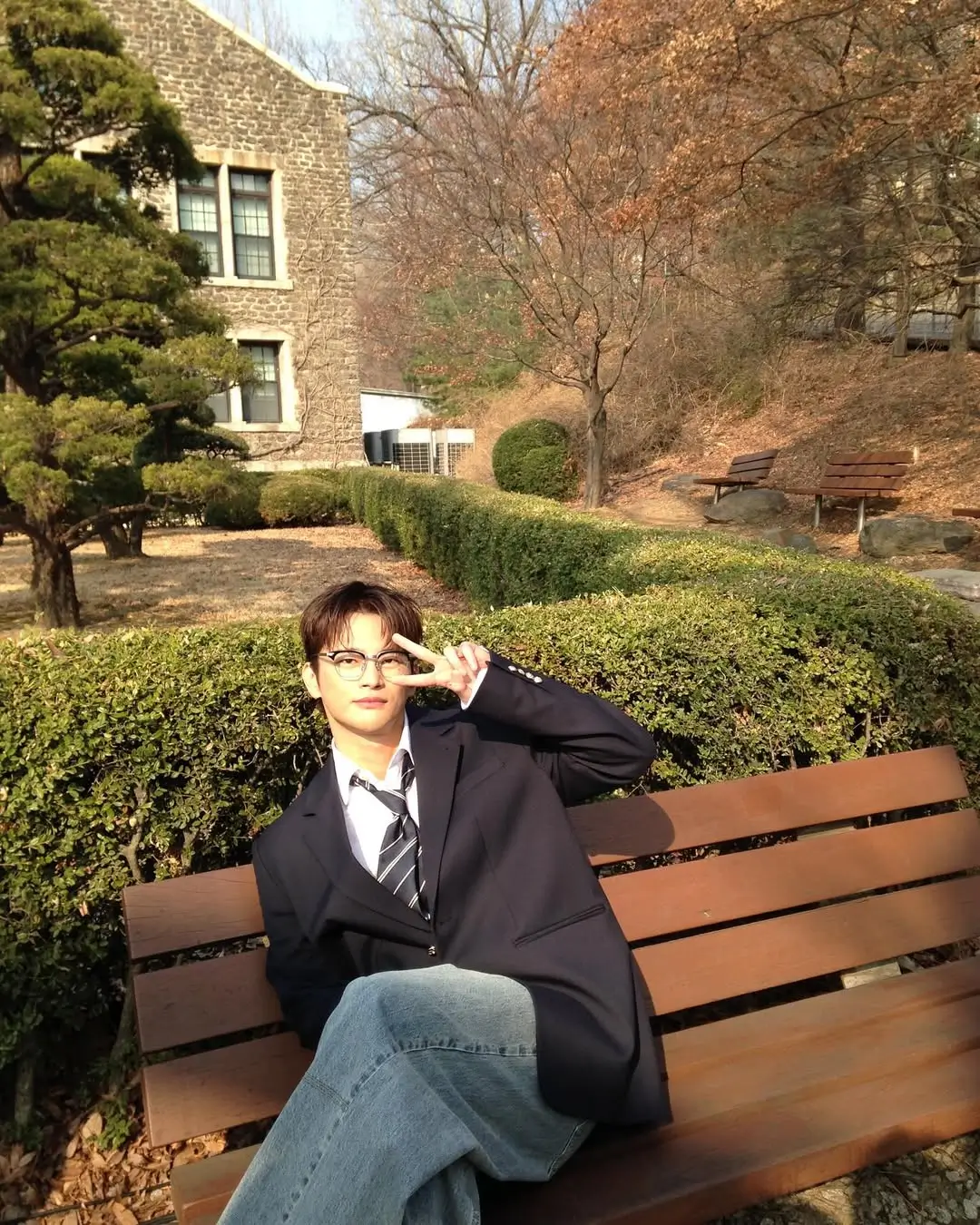 Jago Akting hingga Nyanyi  Kepoin Profil dan Perjalanan Karier Seo In Guk 