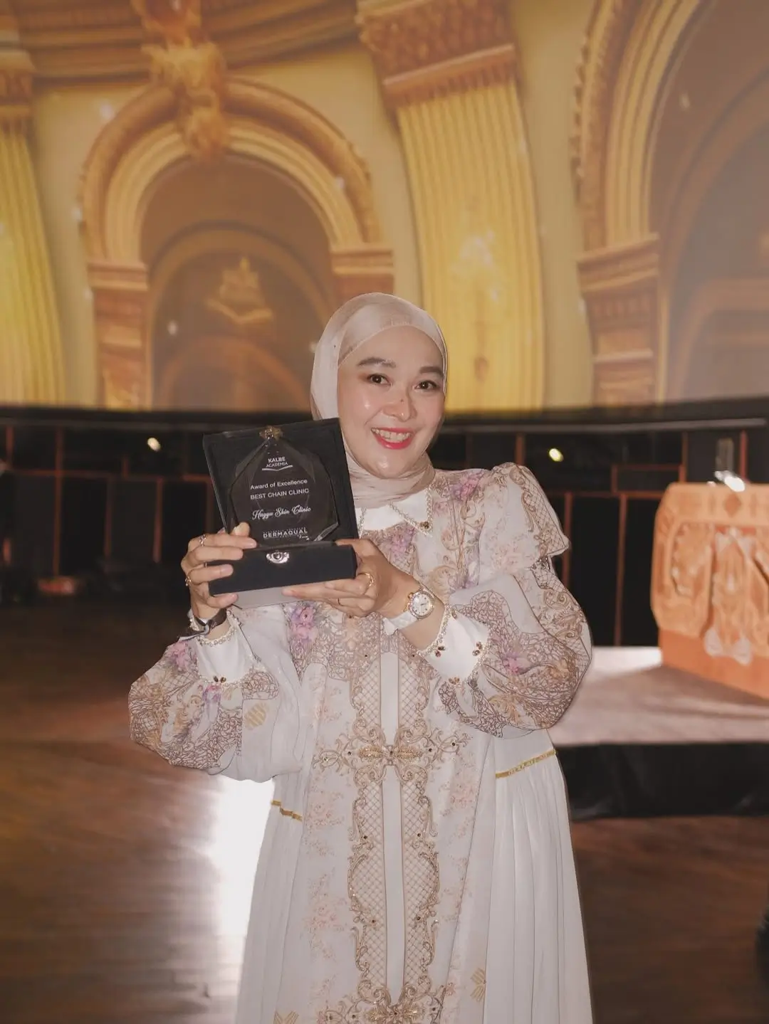 Ratna Yuliarviana  Sosok di Balik Hayyu Clinic  Klinik Kecantikan Ramah Muslimah yang Berkembang Pesat