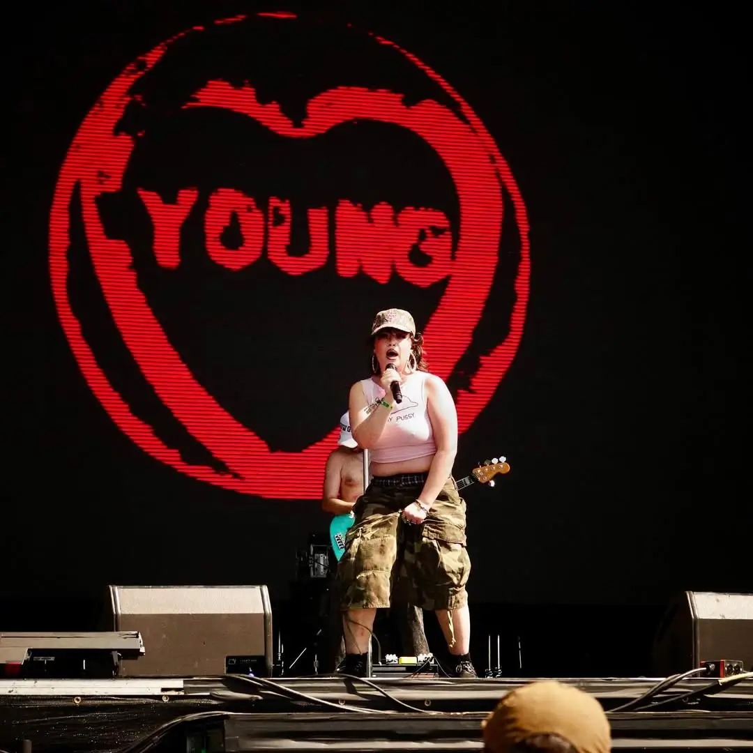 Kian Bersinar  Dari Panggung Open Mic ke Grammy dan Brit Awards  Ini Perjalanan Karier Lola Young