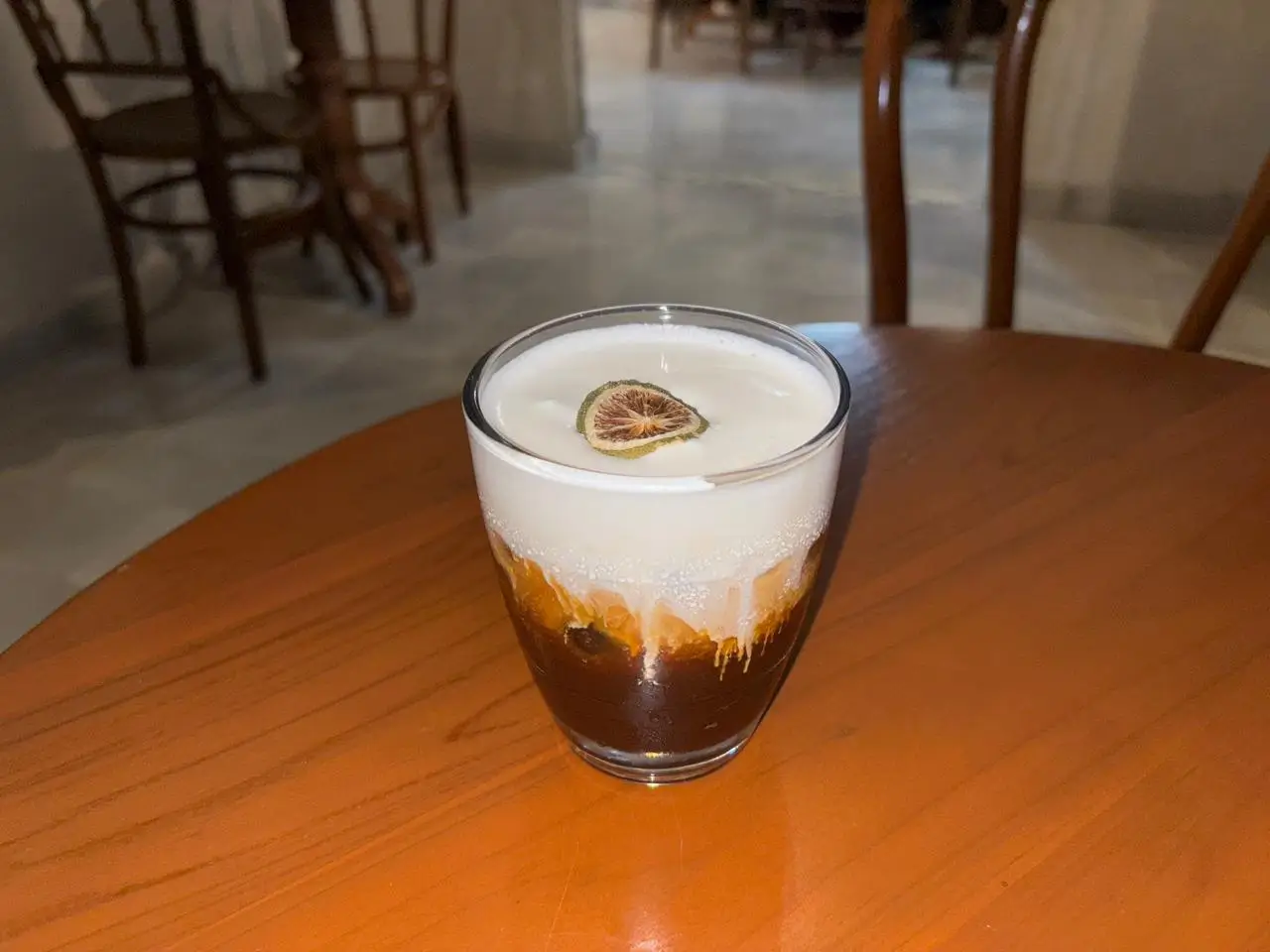 Mont Blanc Coffee  Sensasi Cold Brew dengan Krim Spesial dan Orange Zest