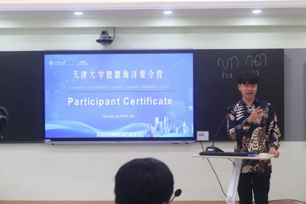 Christopher Jason Santoso  Dalang Muda Berdarah Tionghoa yang Buktikan Seni Wayang Tak Kenal Batas Latar Belakang