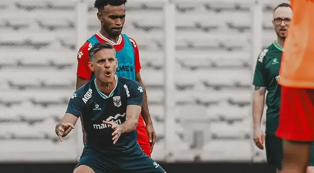 Pelatih Timnas Indonesia, John Herdman, mengatakan bahwa sesi latihan Tim Merah Putih difokuskan pada aspek taktik. Foto Instagram Timnas Indonesia.