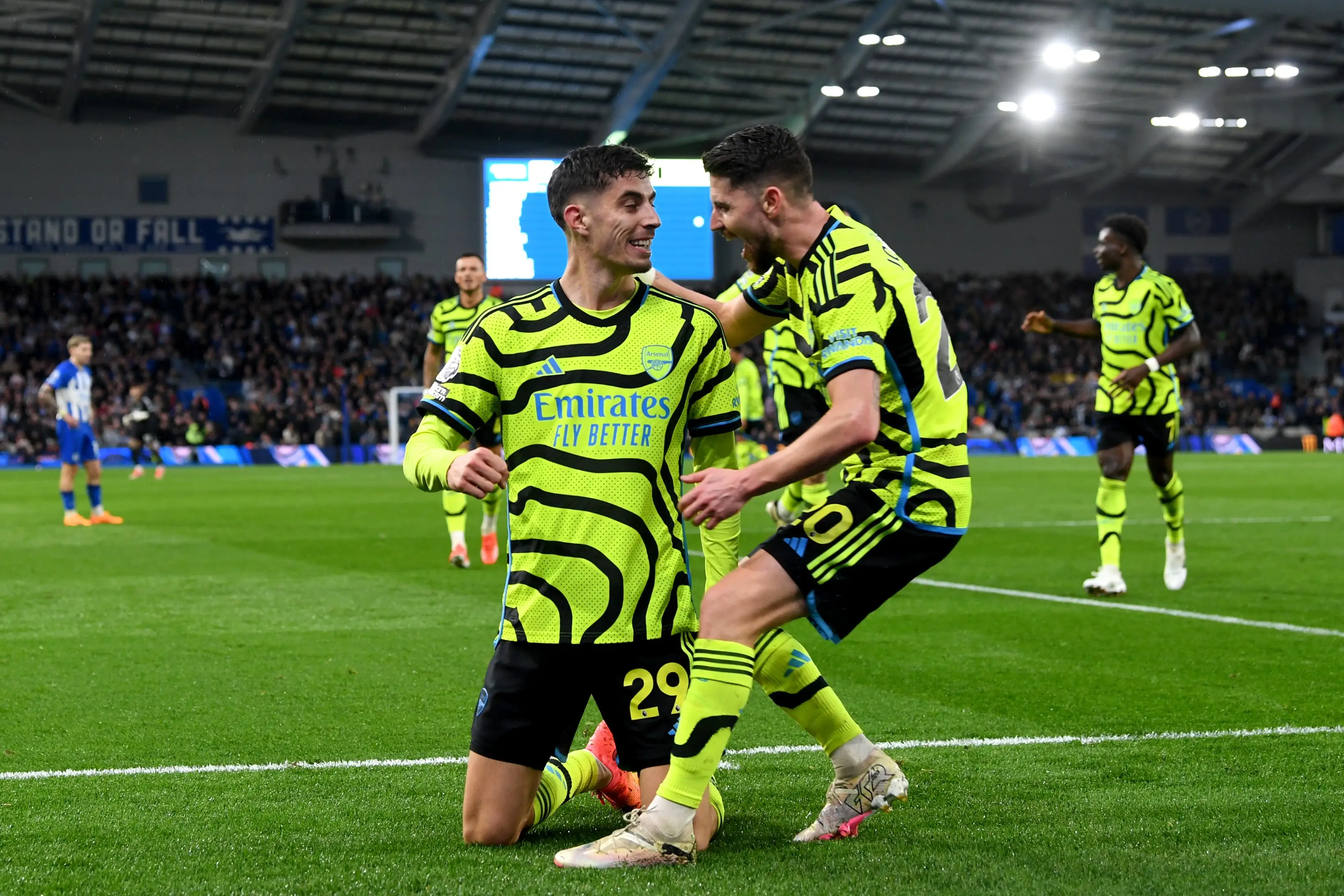 Arsenal mengkudeta Liverpool di puncak klasemen Premier League musim 2023-2024. Foto: Istimewa