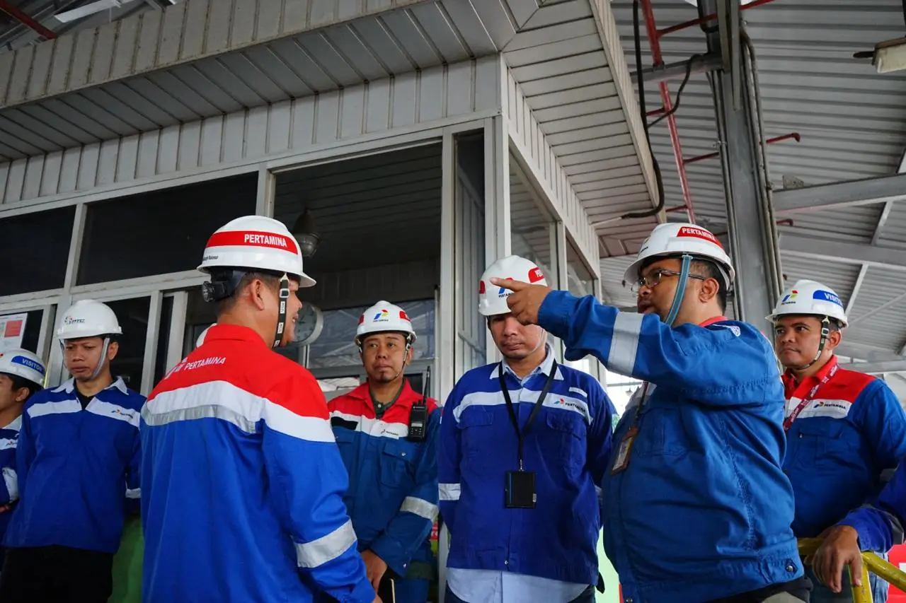 Hari Libur Akhir Pekan  Manajemen Pertamina Patra Niaga Sulawesi Cek Kesiapan Sarfas dan Berbagi Takjil di Kota Makassar