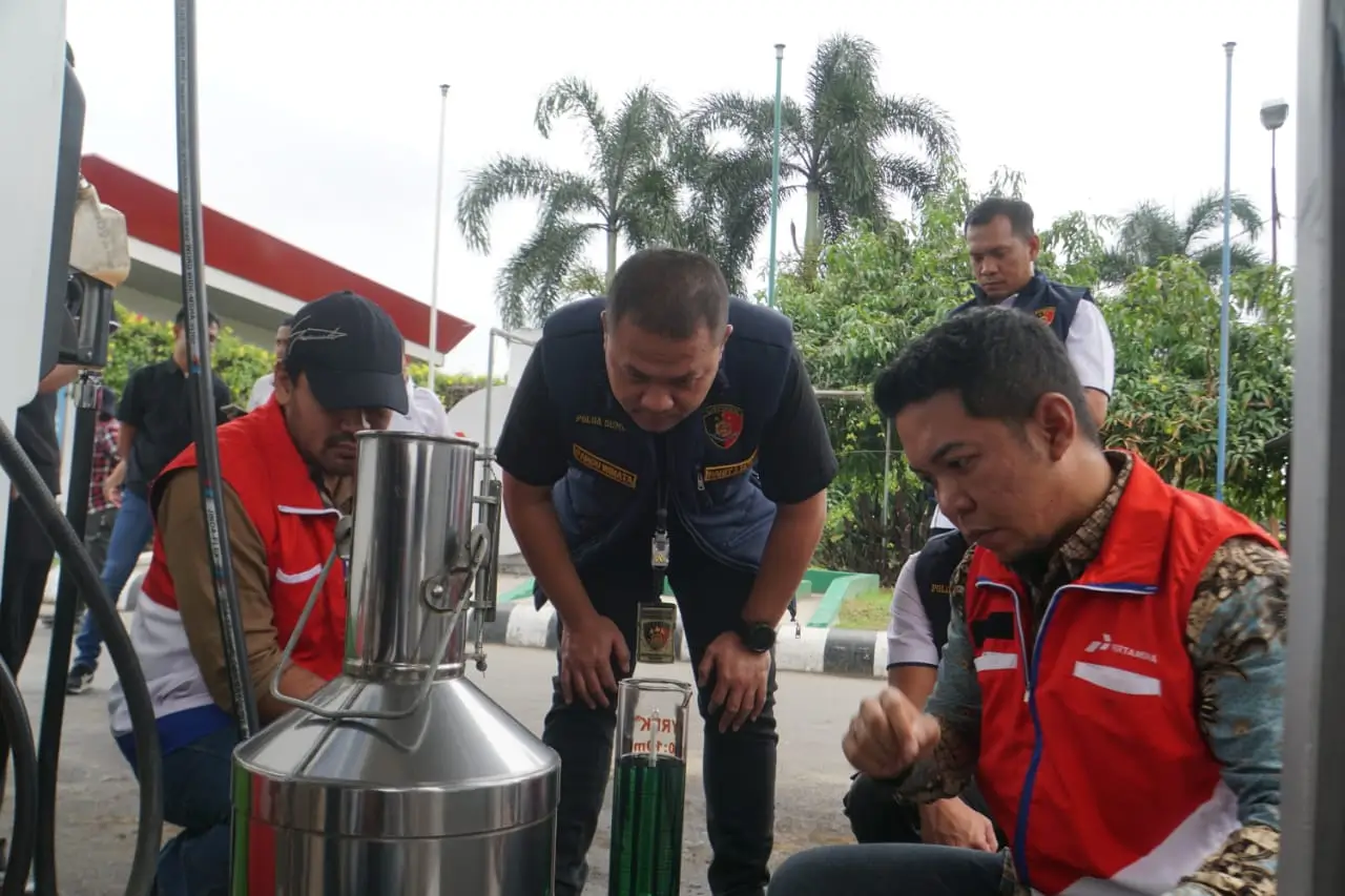 Pastikan Produk BBM Tepat Jumlah dan Tepat Kualitas  Polda Sumut dan Pertamina Patra Niaga Regional Sumbagut Lakukan Pengecekan di Sejumlah SPBU di Medan