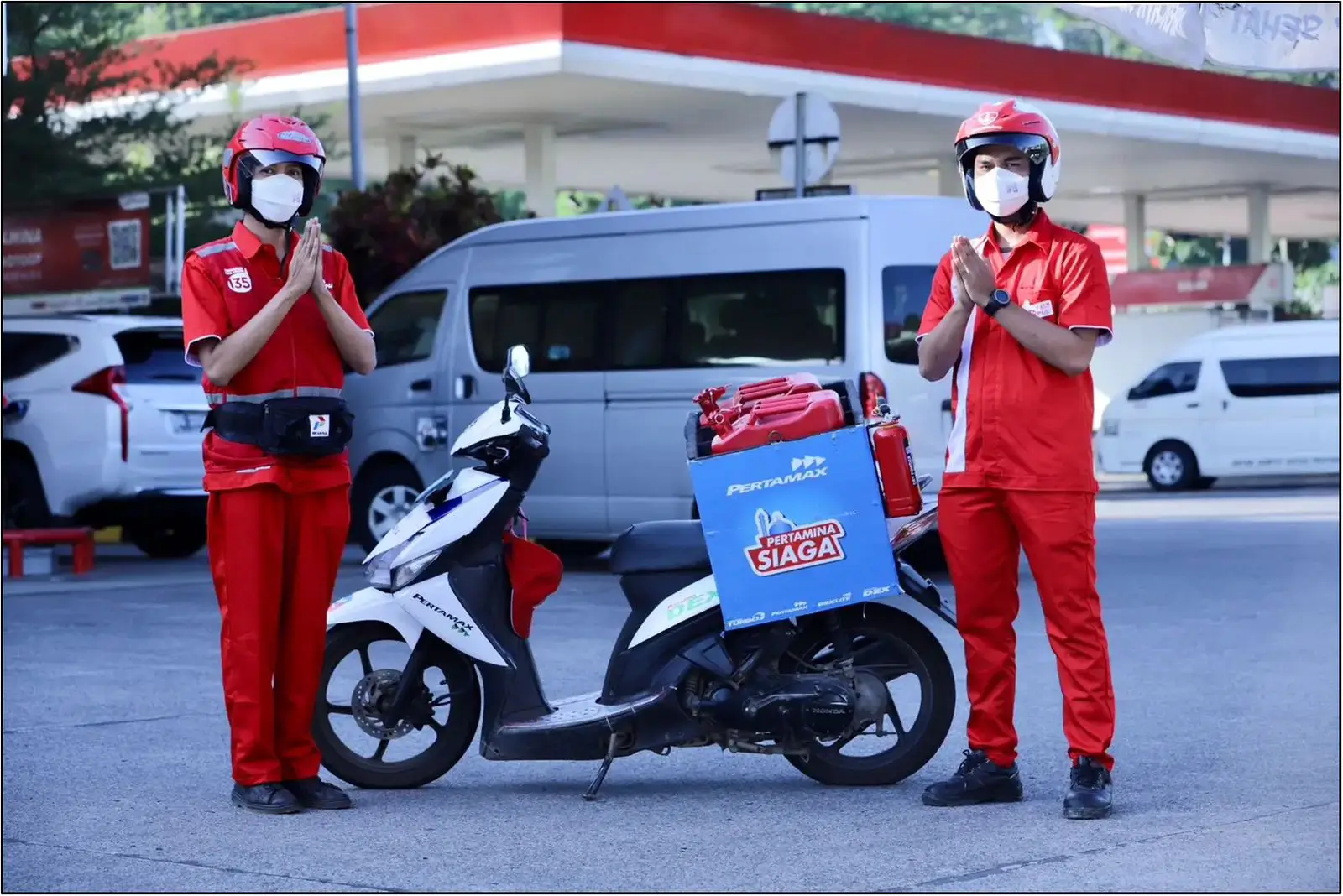 Motoris hingga Petugas SPBU Gerak Cepat Layani Pemudik yang Kehabisan BBM