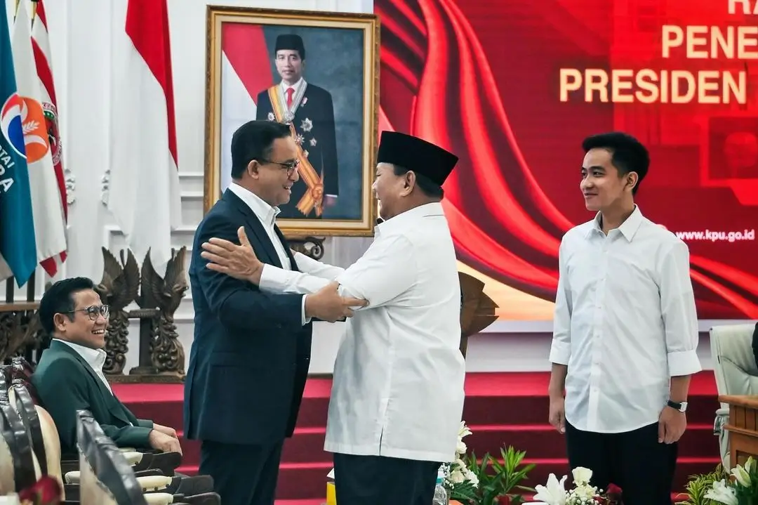 Anies Baswedan dan Muhaimin Iskandar hadiri acara penetapan Prabowo Subianto dan Gibran Rakabuming Raka sebagai pemenang Pilpres 2024 di Gedung KPU RI, Jakarta, Rabu (24/4/24). (Foto: Instagram/aniesbaswedan)