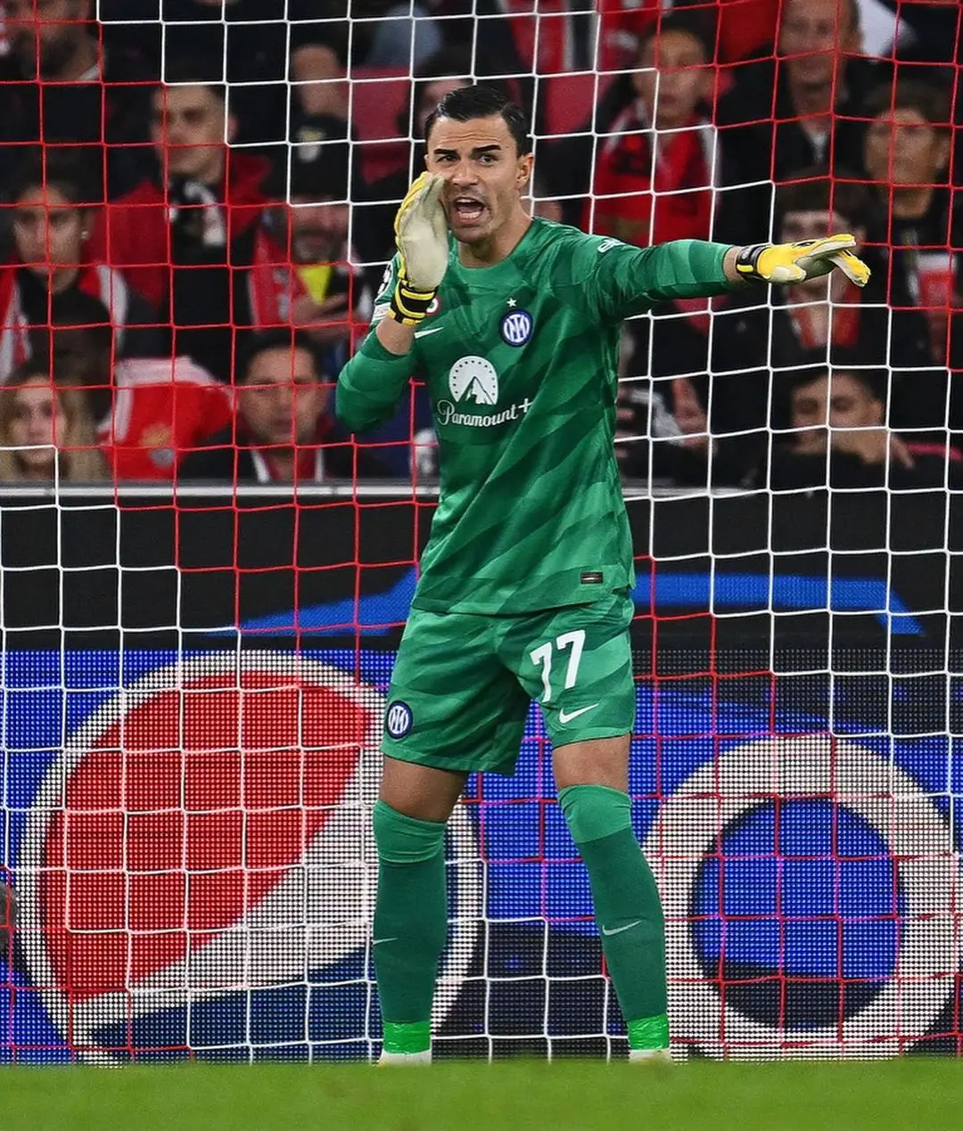 Warganet heboh setelah kiper Inter Milan, Emil Audero memasang bendera Indonesia di Instagram pribadinya. Sumber: Instagram Emil Audero.