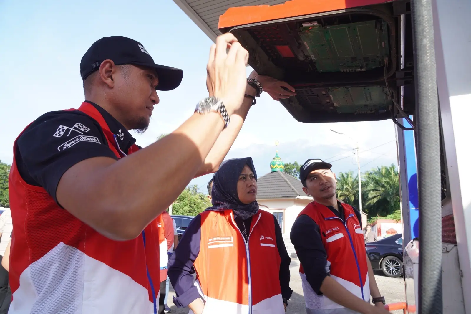 Tingkatkan Pengawasan di Masa Satgas RAFI  Direksi Pertamina Patra Niaga Lakukan Uji Tera di SPBU Lahat