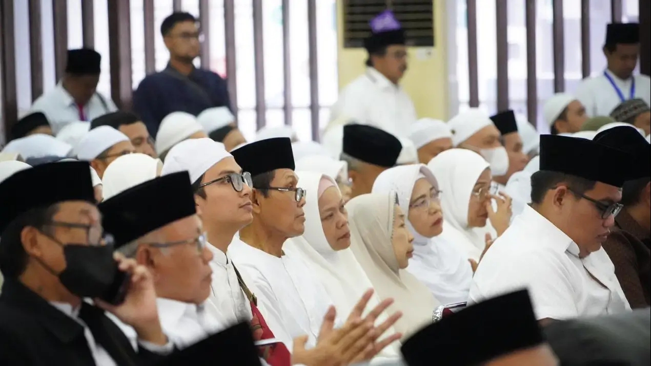 Foto: Jemaah Haji Indonesia mengikuti bimbingan manasik Haji (dok. Kemenag)