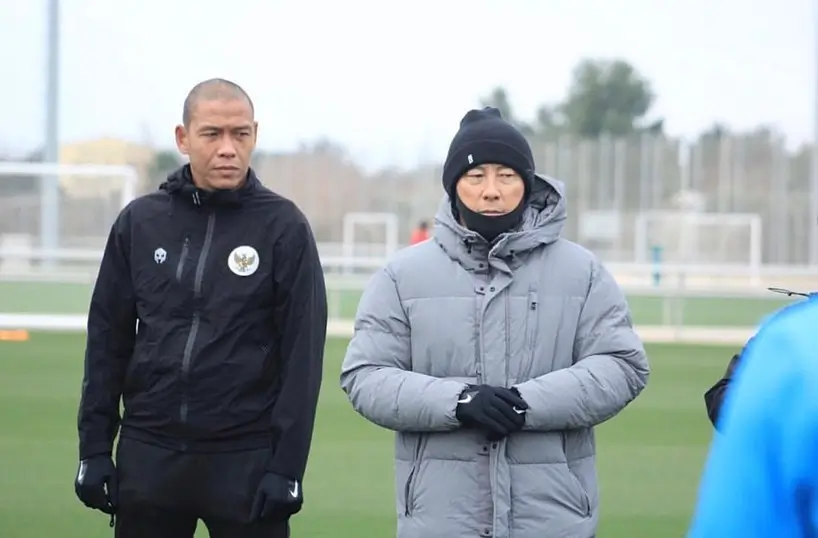 Sanjungan Setinggi Langit dari Shin Tae yong untuk Nova Arianto  Pelatih dengan Atribut Hampir Sempurna