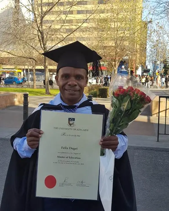 Kisah Felix Degei  Lulusan Adelaide yang Pilih Jadi Guru Honorer Demi Majukan Pendidikan di Papua