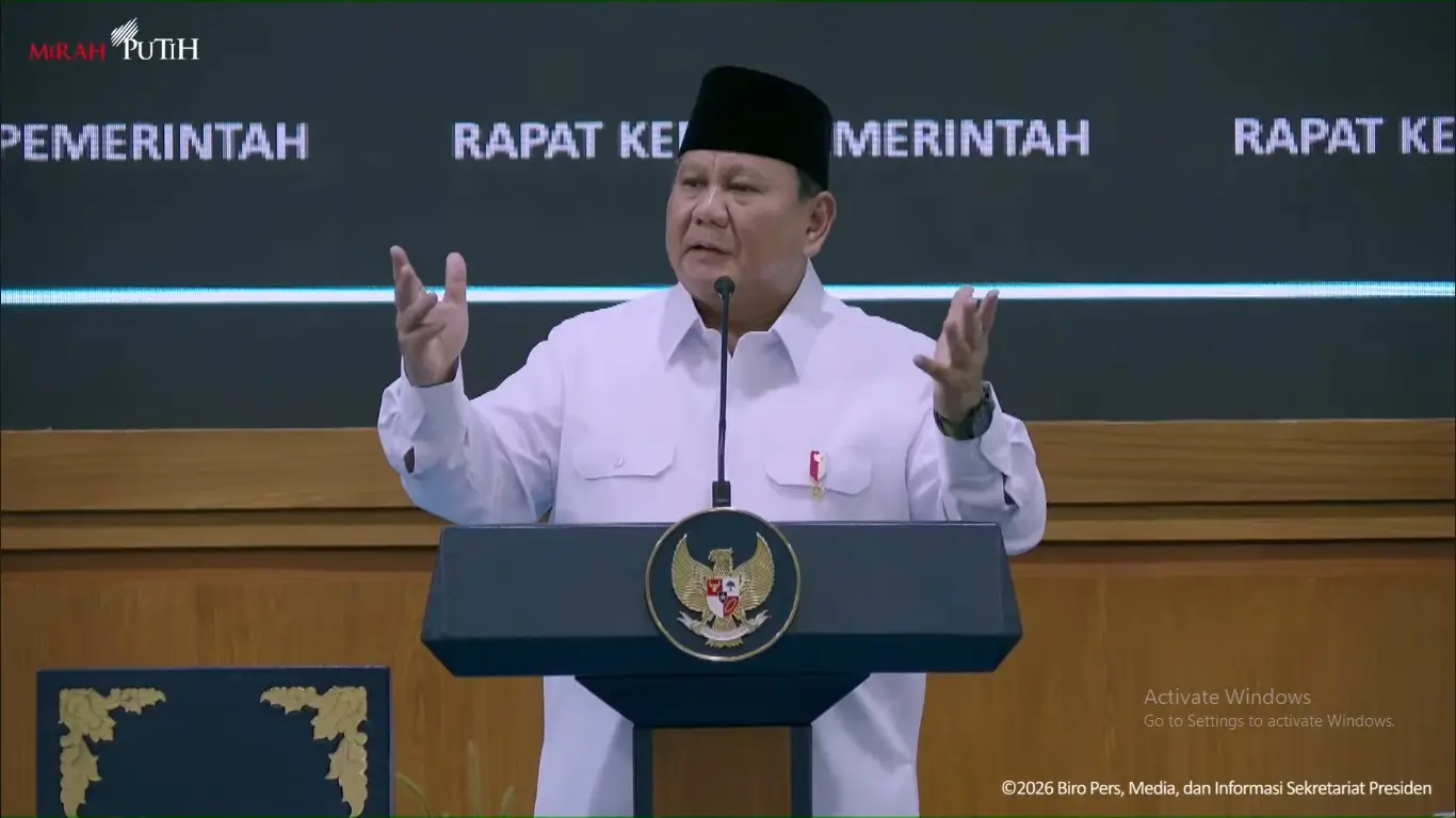 Presiden RI, Prabowo Subianto ketika memimpin rapat kerja pemerintah bersama anggota Kabinet Merah Putih beserta jajaran di Istana Kepresidenan, Jakarta, Rabu (08/04/26). (Foto: Tangkapan layar YouTube/Sekretariat Presiden)
