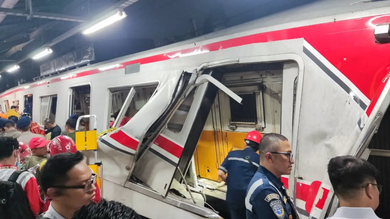 Kecelakaan Kereta Beruntun di Bekasi Timur  7 Penumpang KRL Meninggal Dunia dan 82 Luka