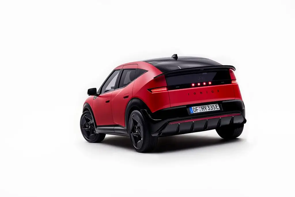 Hyundai Perkenalkan Ioniq 3  Compact Hatchback Listrik Terbaru dengan Jarak Tempuh hingga 496 Km