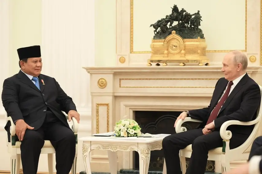 Momen pertemuan bilateral Presiden RI, Prabowo Subianto (kiri) dengan Presiden Rusia, Vladimir Putin di Istana Kremlin, Moskow, Rusia pada Senin (13/04/26). (Foto: Instagram/presidenrepublikindonesia)