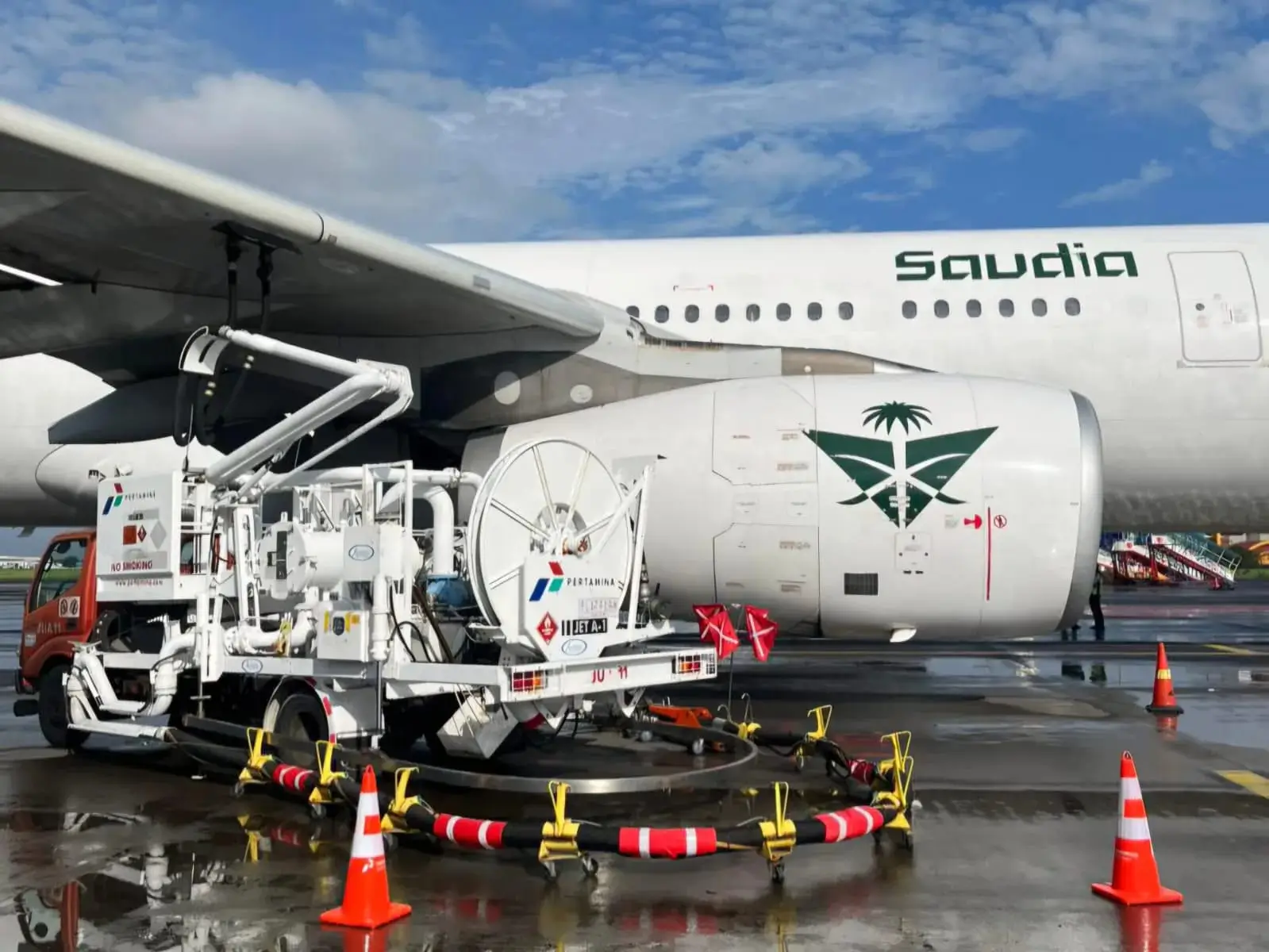 Kloter Pertama Jemaah Haji Resmi Diberangkatkan  Pertamina Siapkan 80 Ribu KL Avtur