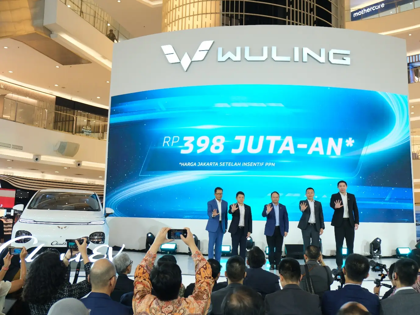 Akhirnya  Wuling Resmi Luncurkan Mobil Listrik Cloud EV Seharga Rp398 Jutaan