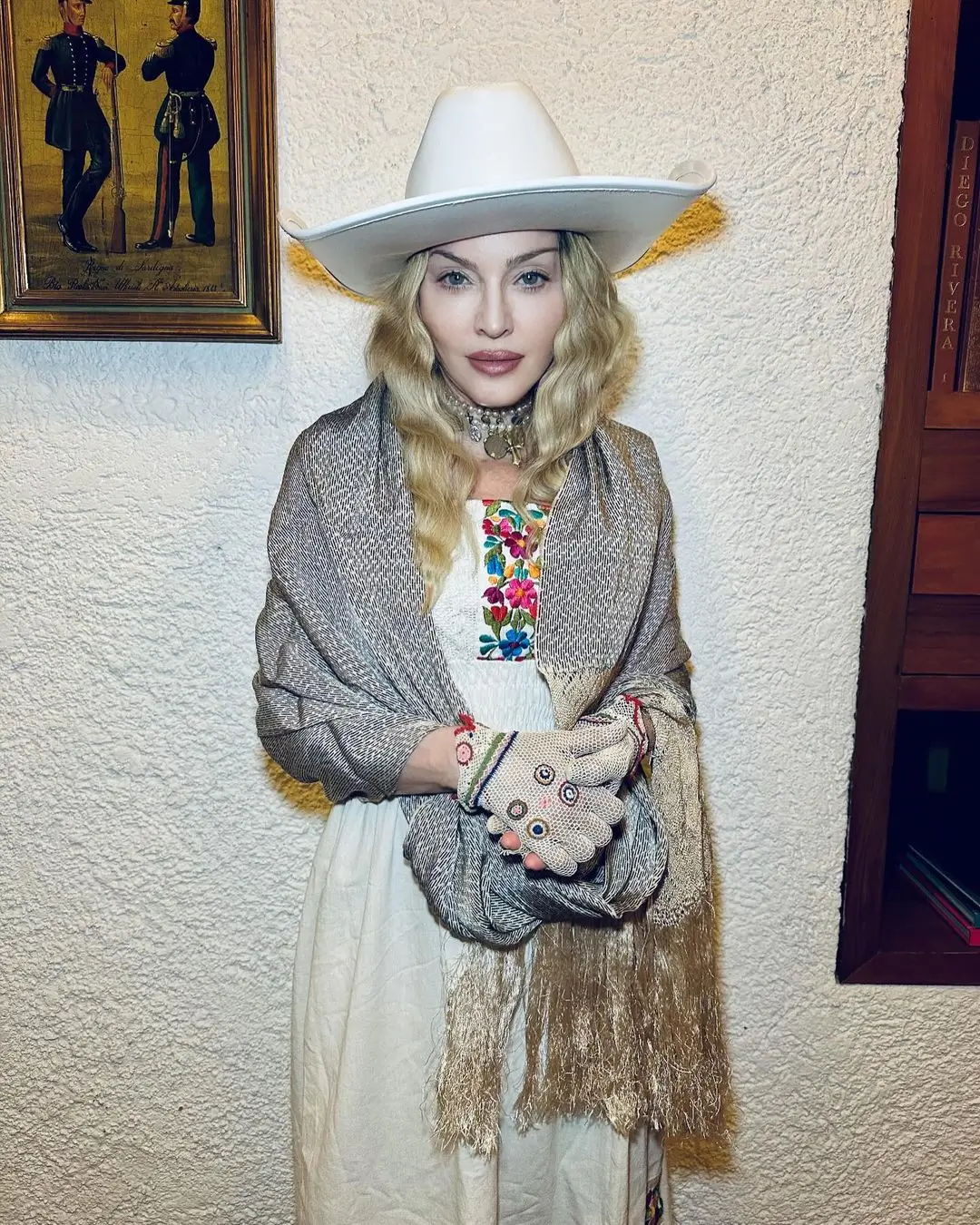 Demam Bridgerton  Ini Dia Artis Hollywood yang Punya Darah Bangsawan